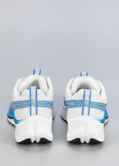 Кроссовки для женщин