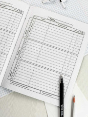 Дневник школьный «Девочка в наушниках» - Фото 7