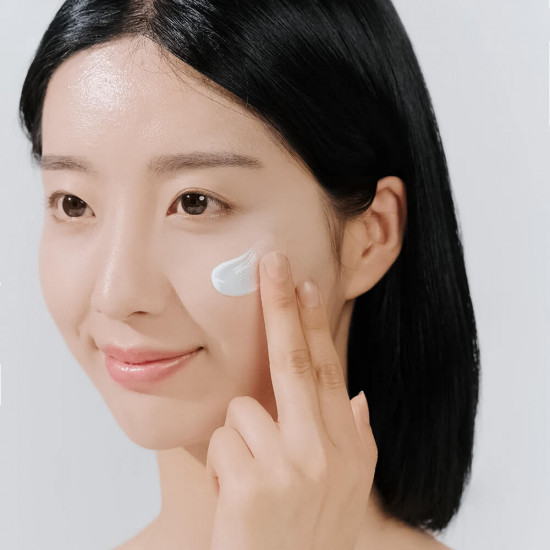Солнцезащитная сыворотка «Hyalu-Cica Water-Fit Sun Serum» SPF50+ PA++++