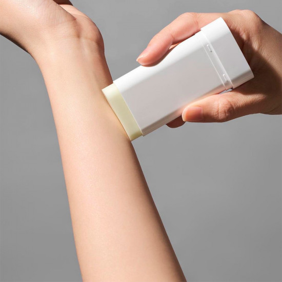 Матирующий солнцезащитный стик «Airy Velvet Sun Stick» SPF50+ PA++++