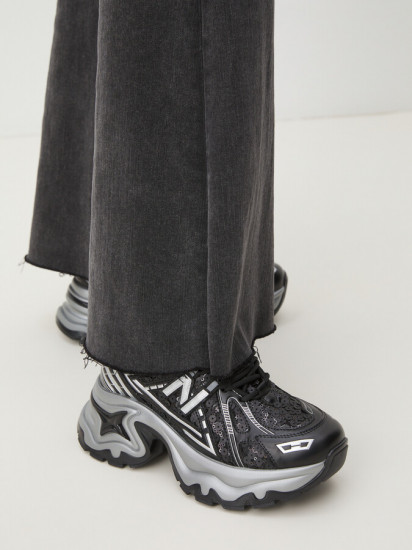 Кроссовки женские