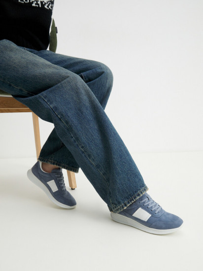 Кроссовки женские