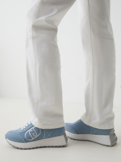 Кроссовки женские