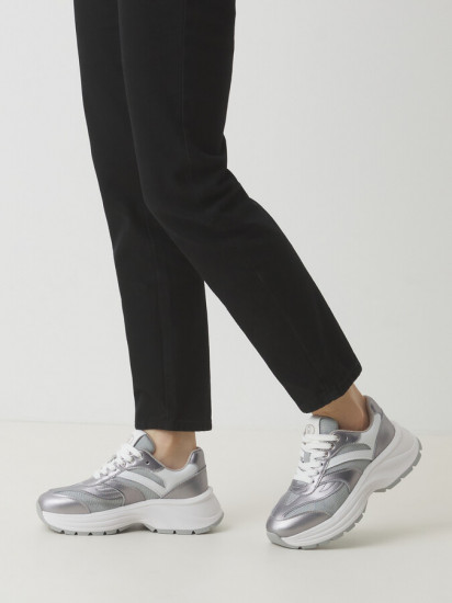 Кроссовки женские