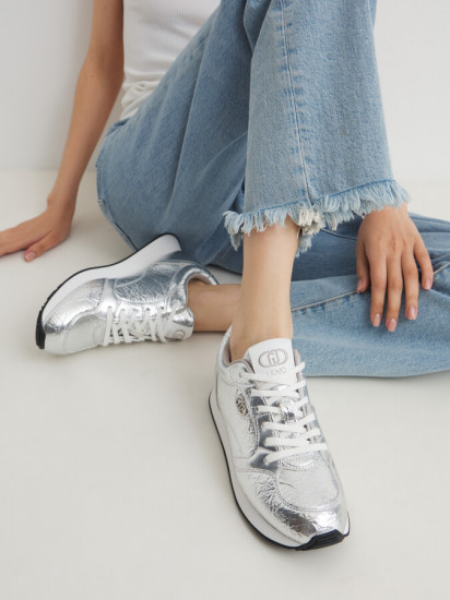 Кроссовки женские