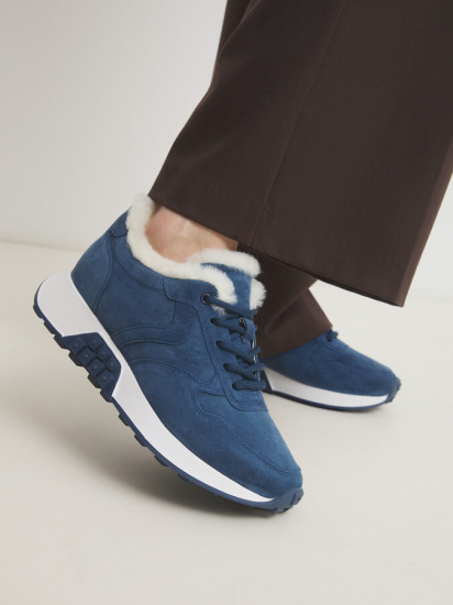 Кроссовки женские