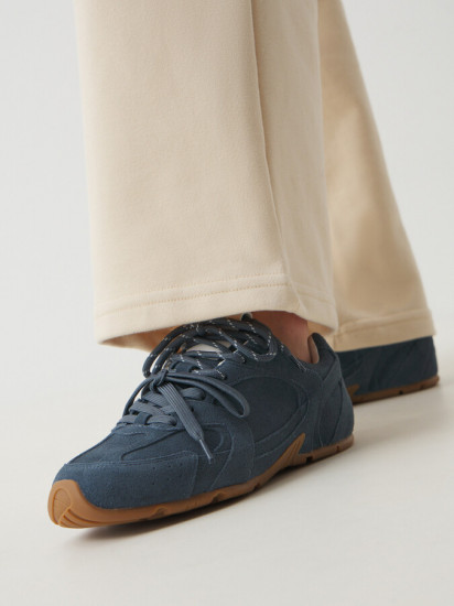 Кроссовки женские