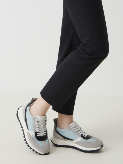 Кроссовки женские