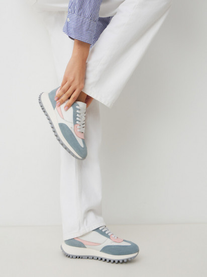 Кроссовки женские