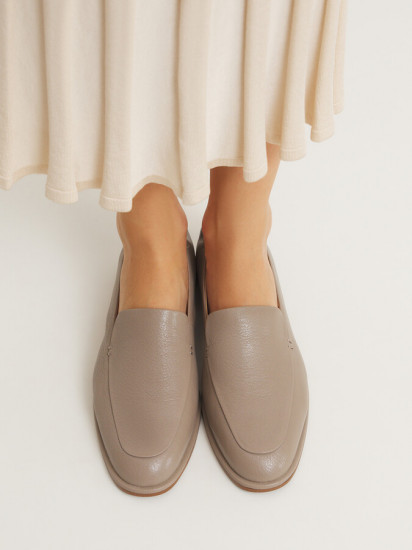 Лоферы женские