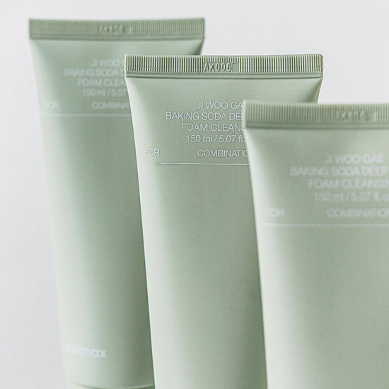 Пенка для глубокого очищения кожи лица с содой «Ji Woo Gae Baking Soda Deep Pore Foam Cleansing»