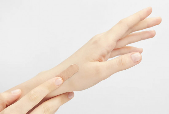BB-крем для лица на основе гиалуроновой кислоты увлажняющий «Petit BB Moisturizing» SPF 30 PA++, оттенок Универсальный
