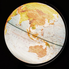 Глобус физико-политический с подсветкой - Фото 4