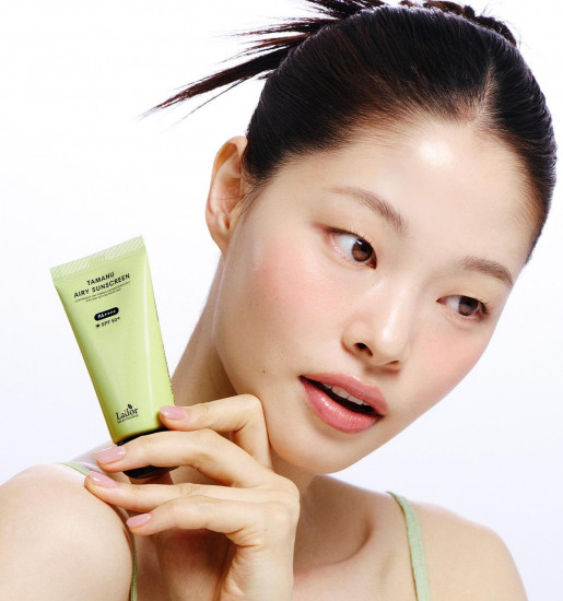 Крем для лица солнцезащитный с маслом таману SPF50+ PA++++ «Tamanu Airy Sunscreen»