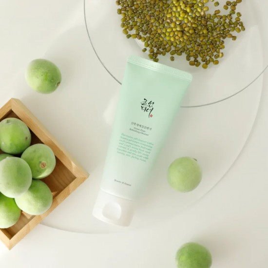 Гель-пенка для умывания с зелёной сливой «Green Plum Refreshing Cleanser»