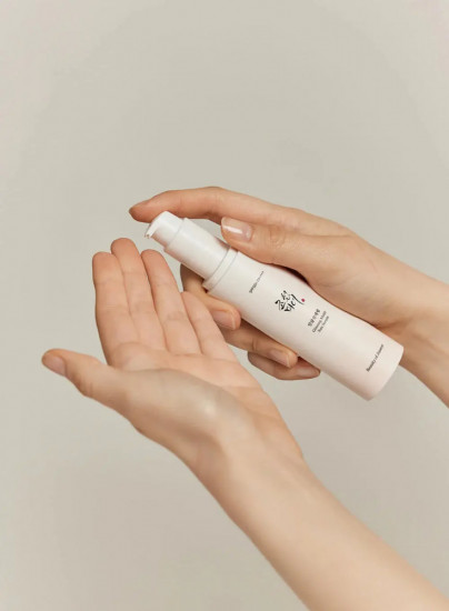 Крем-сыворотка для лица солнцезащитная «Ginseng Moist Sun Serum» SPF 50+ PA++++