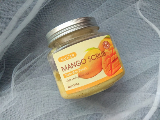 Скраб для тела с экстрактом манго «Bath Salt Scrub»