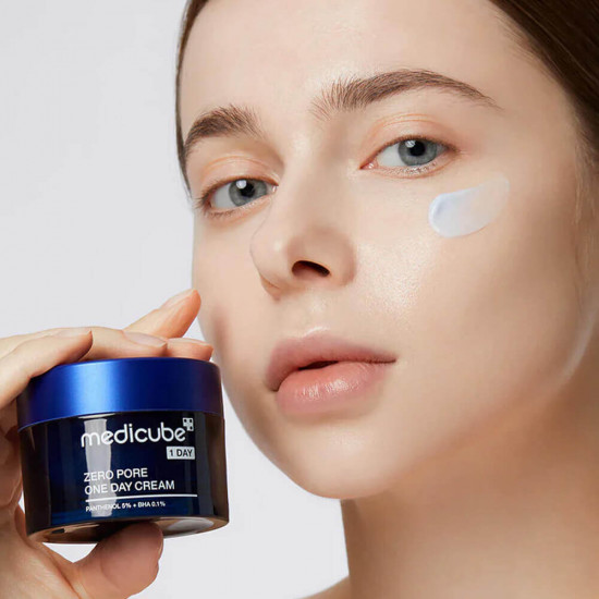 Лёгкий матирующий крем для жирной кожи «Zero Pore One Day Cream»
