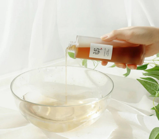 Тонер-эссенция для лица омолаживающий с женьшенем «Ginseng Essence Water»
