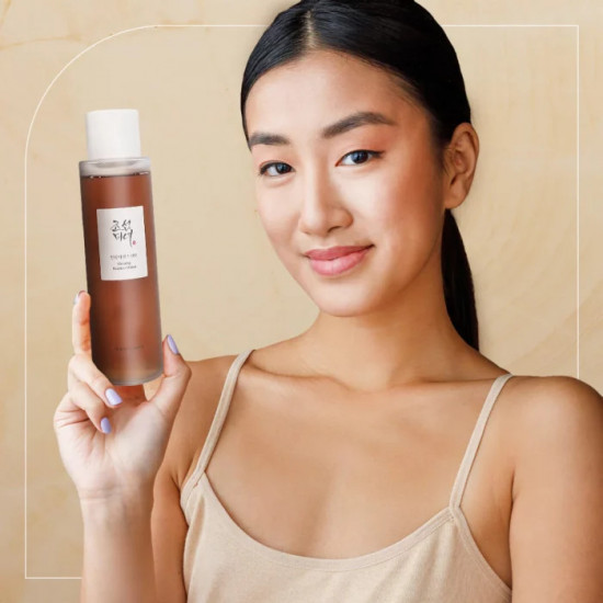 Тонер-эссенция для лица с женьшенем «Ginseng Essence Water»