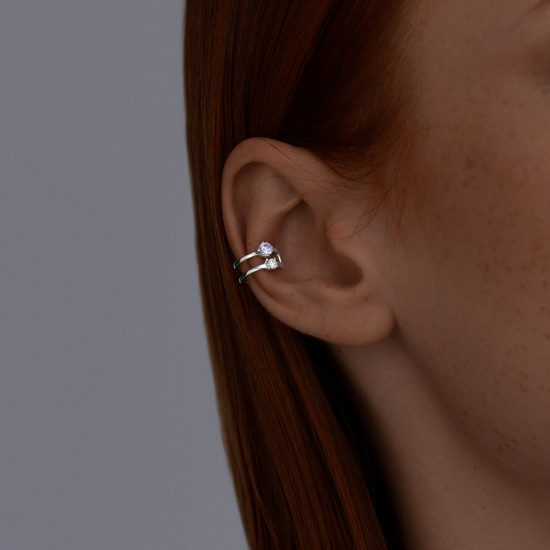 Серьга из серебра с фианитами