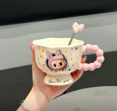 Кружка с ложкой «Лабубу» - Фото 1