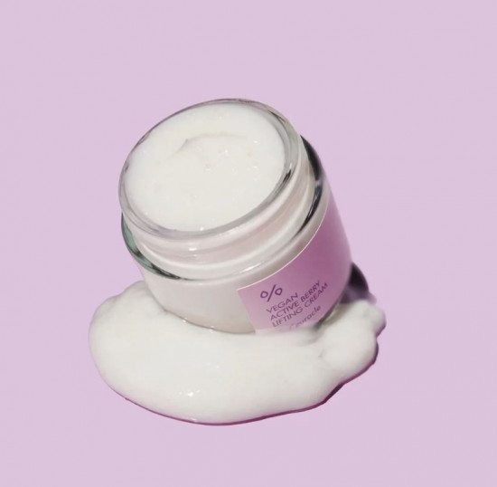 Крем-гель для лица с ресвератролом и экстрактом клюквы «Vegan Active Berry Lifting Cream»